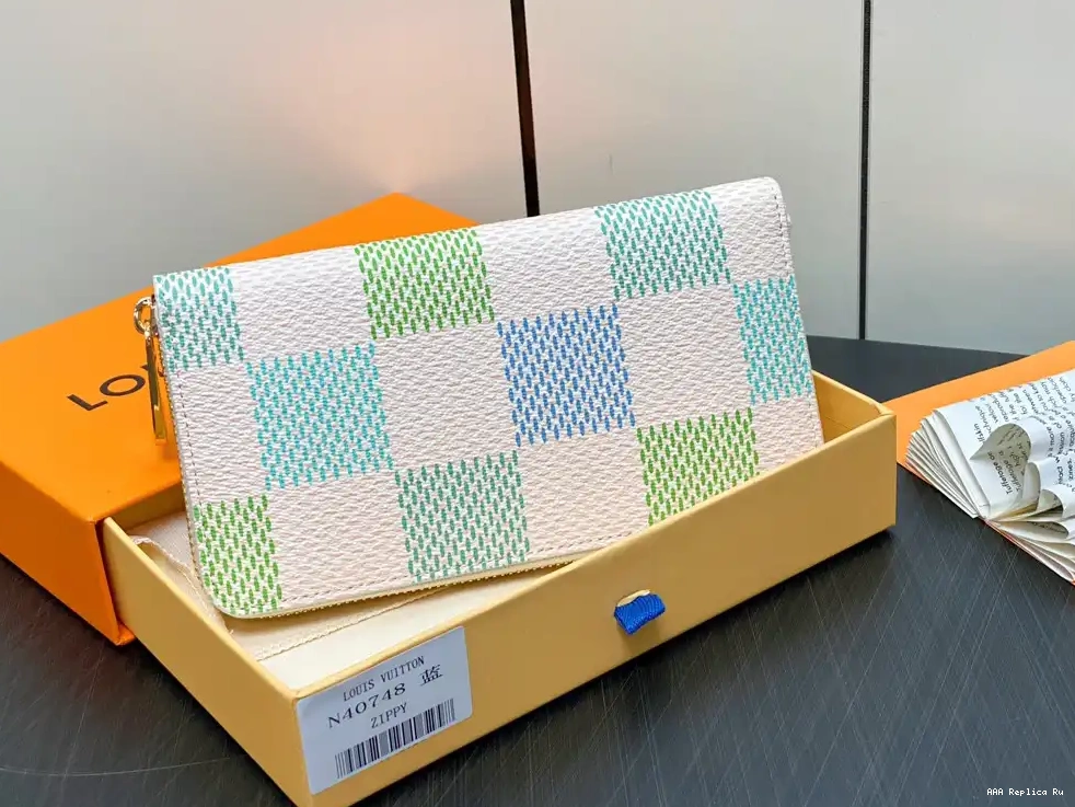 LOUIS ZIPPY VUITTON cm WALLET-19.5*10.5*2.5 0606
